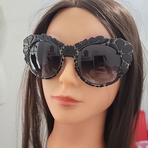 Dolce & Gabbana Accessories - Dolce&Gabbana Floral Relief Sunglasses Black + Tissue Brown Hand Applied Flowers